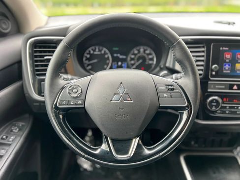 Used 2019 Mitsubishi Outlander SE FWD image 21