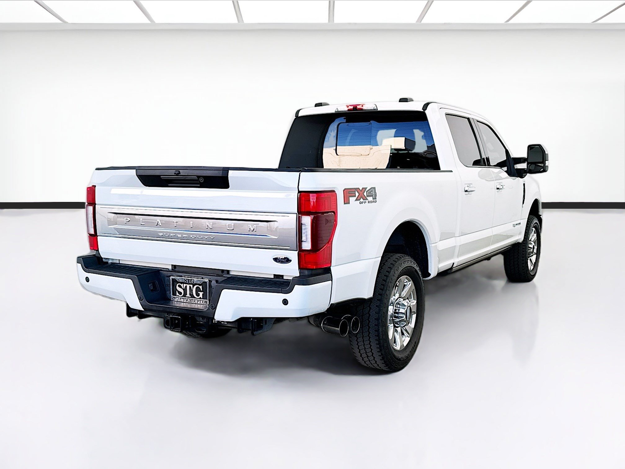 Used 2021 Ford F350 Platinum w/ FX4 Off-Road Package AWD/4WD image 4