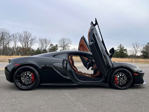 Used 2017 McLaren 570S image 7