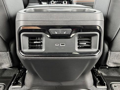 Used 2024 GMC Sierra 1500 AT4 w/ AT4 Preferred Package image 21