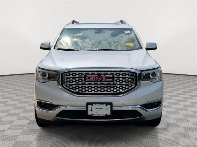 Used 2017 GMC Acadia Denali w/ Technology Package AWD/4WD image 2