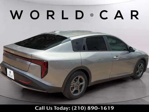 Used 2025 Kia K4 FWD image 13
