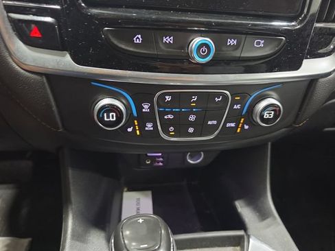 Used 2020 Chevrolet Traverse LT w/ LT Premium Package AWD/4WD image 10