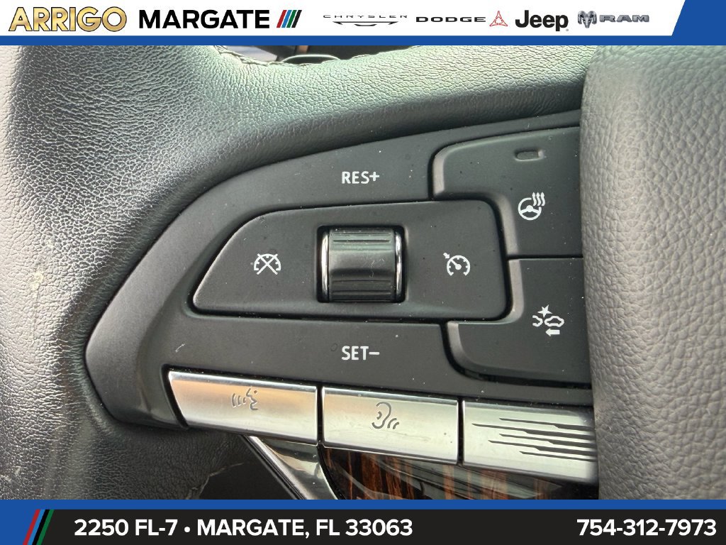 Used 2023 Cadillac Escalade ESV Luxury RWD image 31
