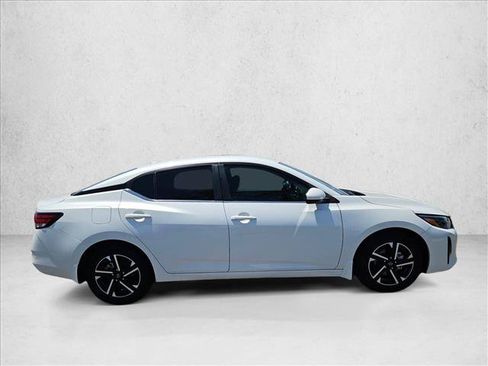 Used 2025 Nissan Sentra SV w/ Trunk Package FWD image 4