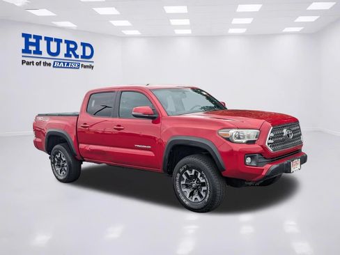 Used 2017 Toyota Tacoma TRD Off-Road AWD/4WD image 1
