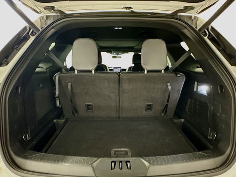 Used 2023 Ford Explorer ST-Line w/ Class IV Trailer Tow Package image 32