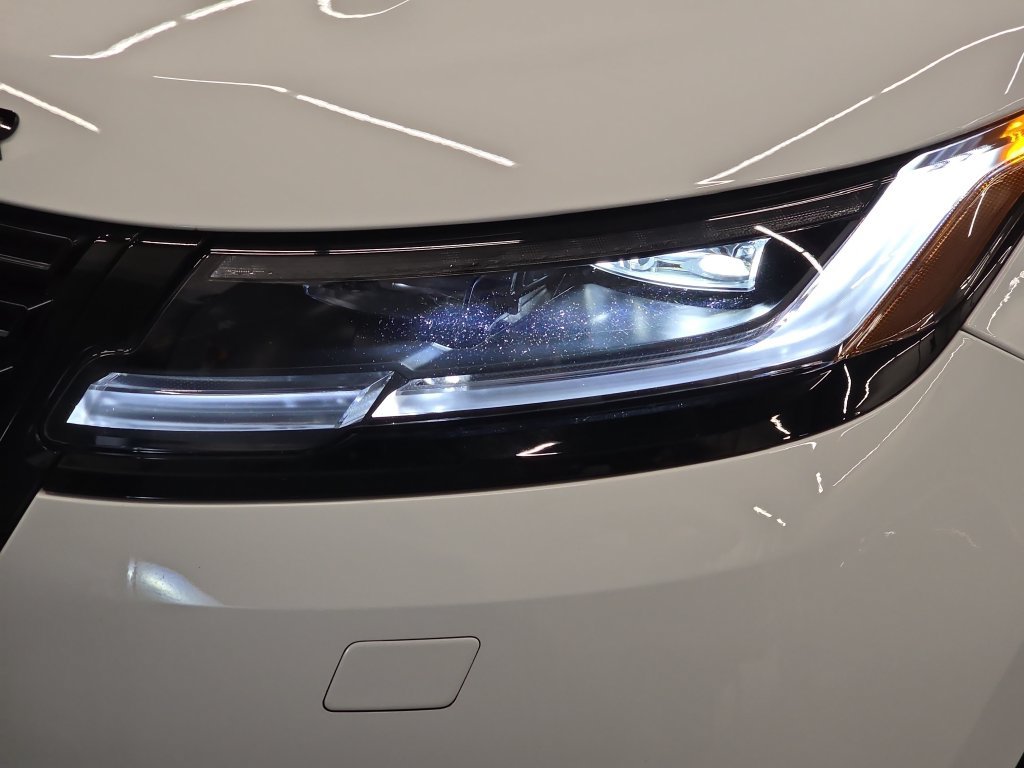 Certified 2024 Land Rover Range Rover Velar Dynamic SE AWD/4WD image 33