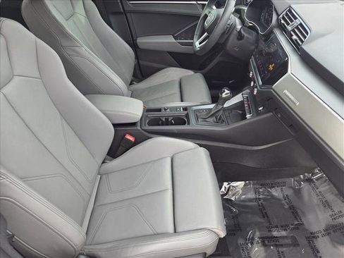 Certified 2025 Audi Q3 2.0T Premium w/ Convenience Package image 19
