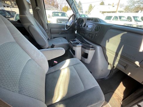Used 2010 Ford E-350 and Econoline 350 XLT image 22