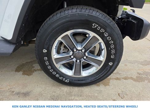Used 2018 Jeep Wrangler Unlimited Sahara AWD/4WD image 22