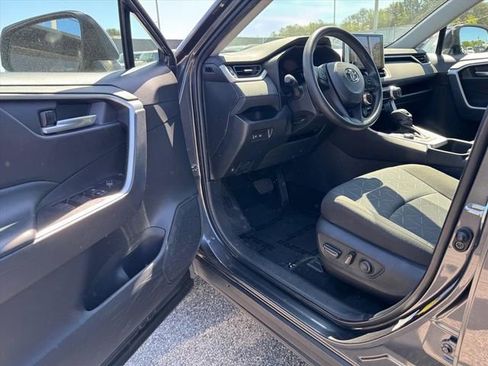 Used 2023 Toyota RAV4 XLE AWD/4WD image 13