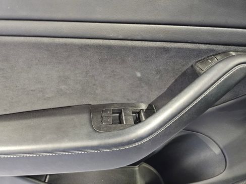 Used 2018 Tesla Model 3 RWD image 13