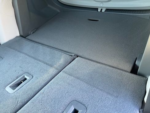 Used 2019 Chevrolet Bolt Premier w/ Infotainment Package image 13