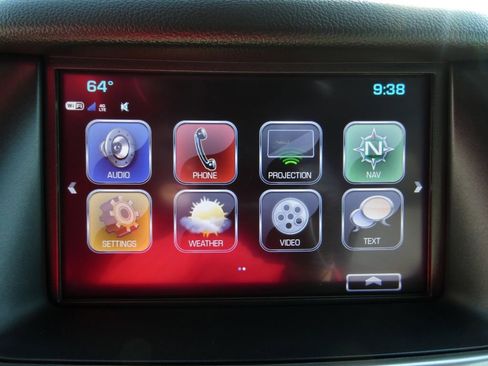 Used 2020 Chevrolet Suburban LT image 38