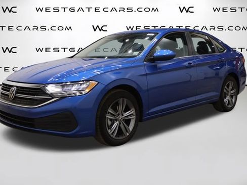 Used 2024 Volkswagen Jetta SE image 1