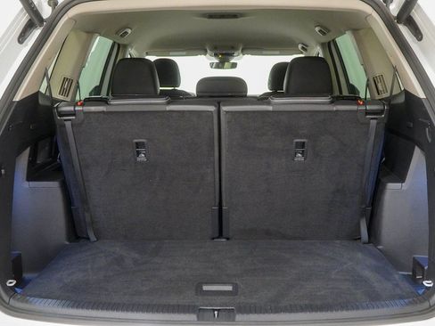 Used 2025 Volkswagen Atlas SE image 11