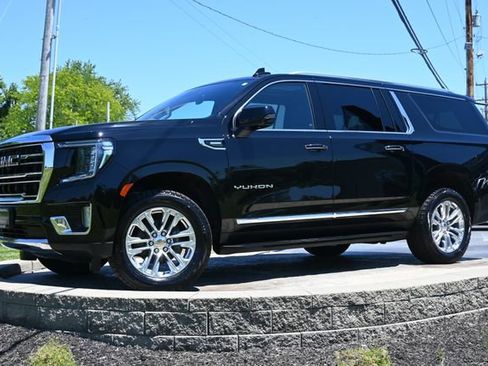 Used 2024 GMC Yukon XL SLT w/ SLT Premium Package AWD/4WD image 1
