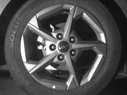 Used 2025 Kia K4 LXS image 15