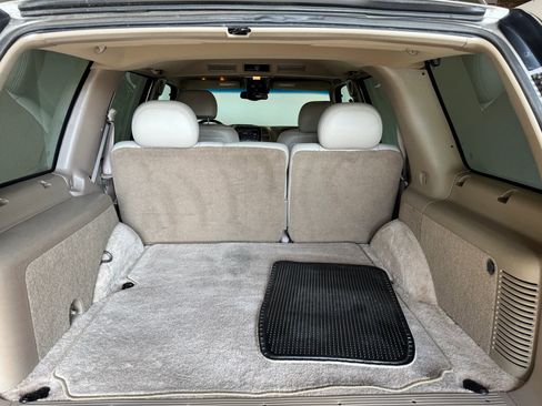 Used 2000 Cadillac Escalade Luxury image 12