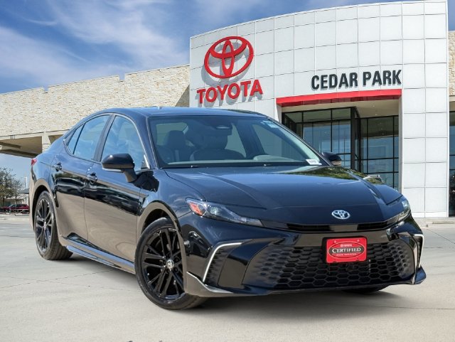 Used 2026 Toyota Camry SE FWD image 1