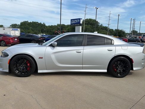 Used 2019 Dodge Charger Scat Pack w/ Dynamics Package RWD image 8