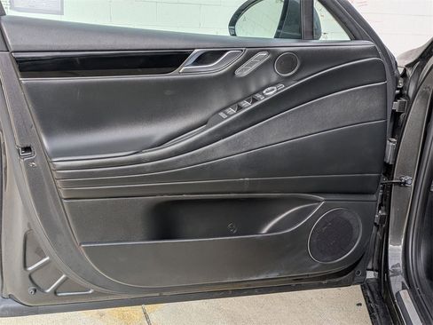 Used 2023 Genesis G80 2.5T image 11