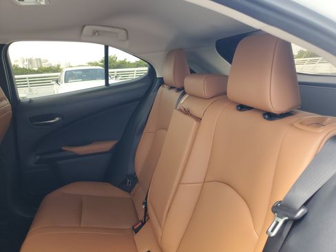 Used 2022 Lexus UX 200 w/ Premium Package FWD image 13