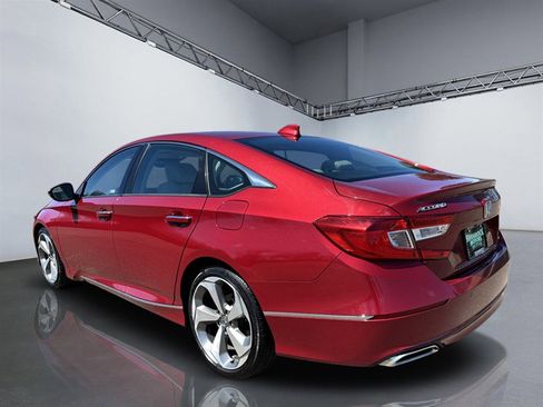 Used 2018 Honda Accord Touring image 5
