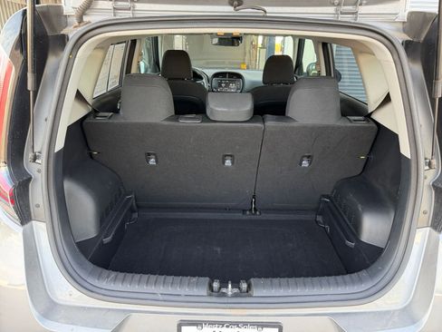 Used 2025 Kia Soul LX w/ LX Technology Package FWD image 29