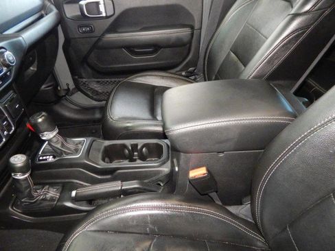 Used 2023 Jeep Wrangler Unlimited Sahara w/ Cold Weather Group image 21