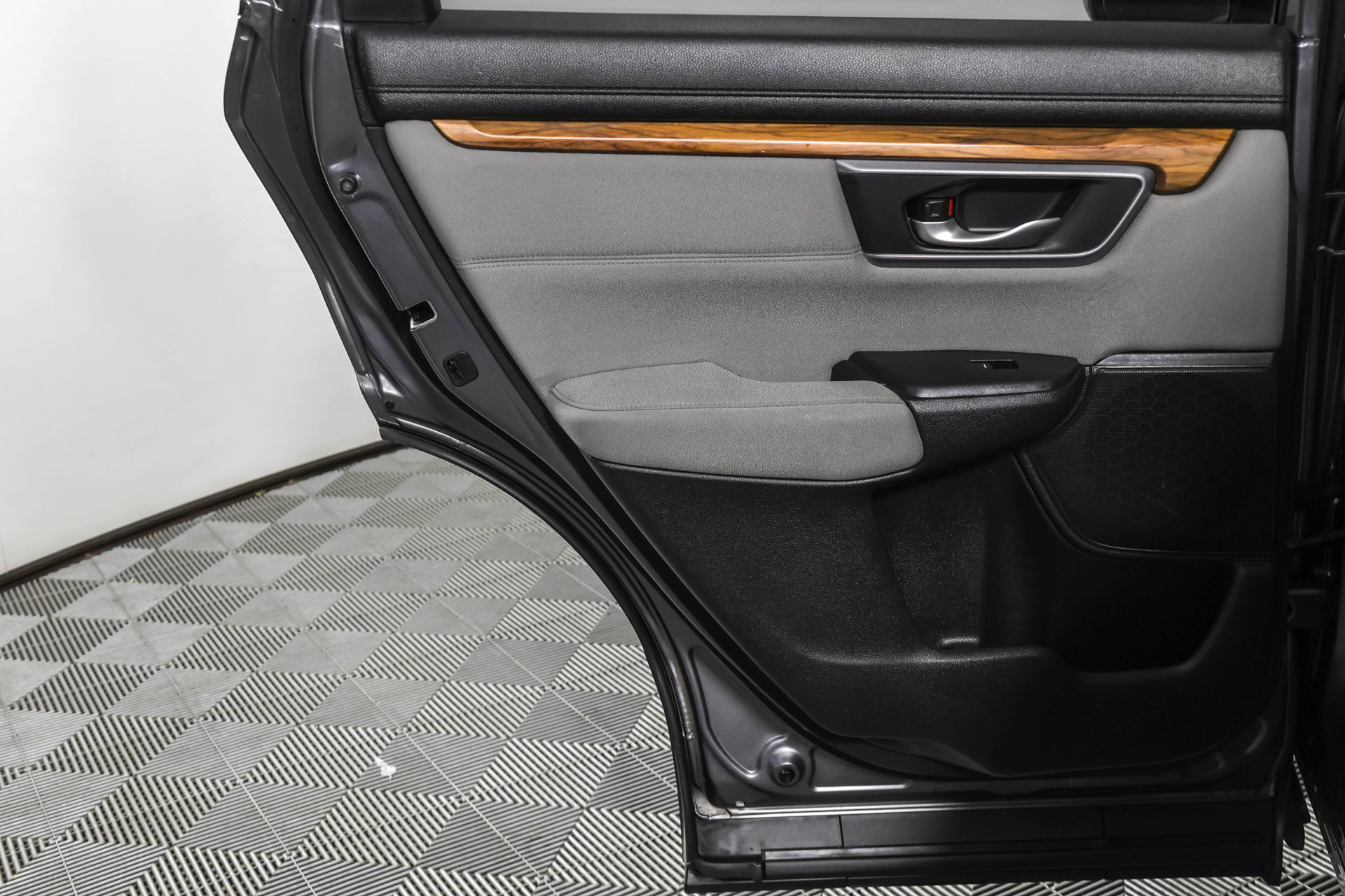 Used 2017 Honda CR-V EX image 38