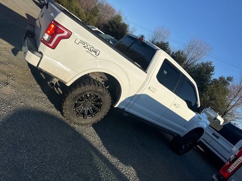 Used 2016 Ford F150 XLT w/ Equipment Group 302A Luxury image 7