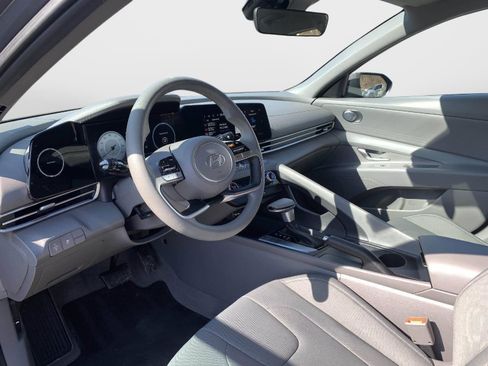 Used 2024 Hyundai Elantra SEL image 30