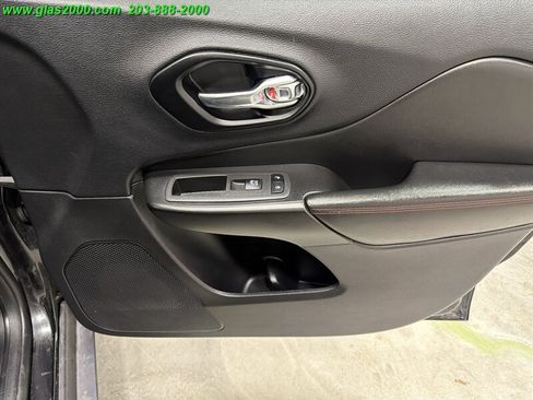 Used 2022 Jeep Cherokee Trailhawk w/ Sound & Nav Group AWD/4WD image 29
