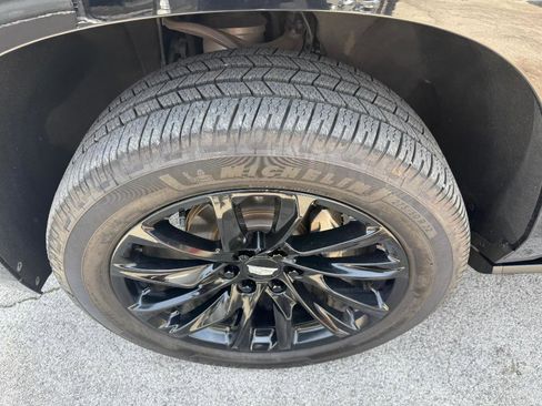 Used 2022 Cadillac Escalade ESV Sport w/ Touring Package image 9