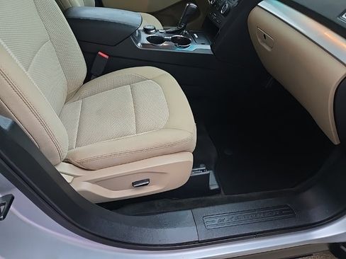 Used 2017 Ford Explorer XLT image 69