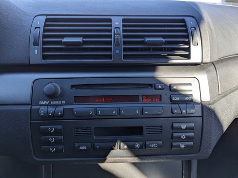 Used 2002 BMW M3 Coupe image 23