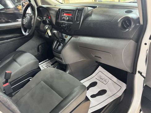 Used 2017 Nissan NV200 SV FWD image 9