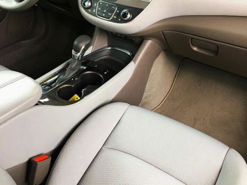 Used 2023 Chevrolet Malibu LT FWD image 19