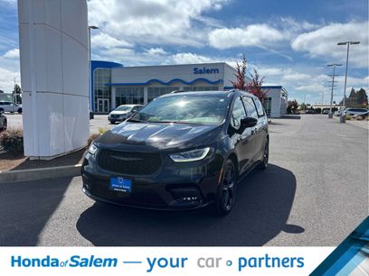 Used 2025 Chrysler Pacifica Limited