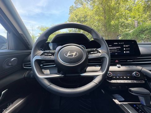 New 2026 Hyundai Elantra Limited FWD image 13