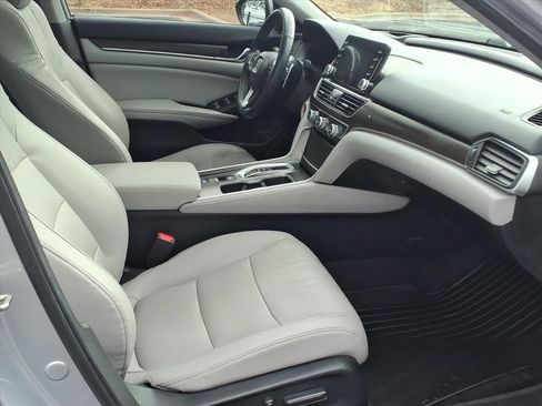 Used 2018 Honda Accord Touring image 20