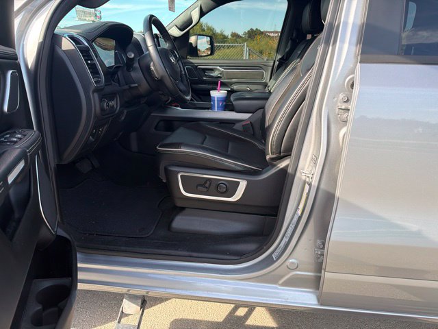 Used 2023 RAM 1500 Laramie AWD/4WD image 9