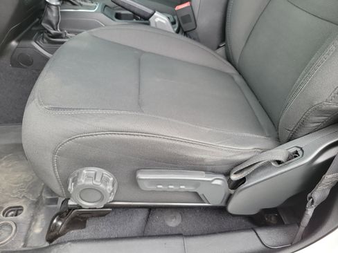 Used 2018 Jeep Wrangler Unlimited Sahara image 5