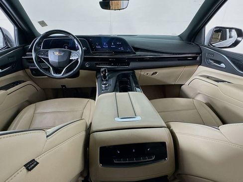 Used 2023 Cadillac Escalade ESV Premium Luxury image 33