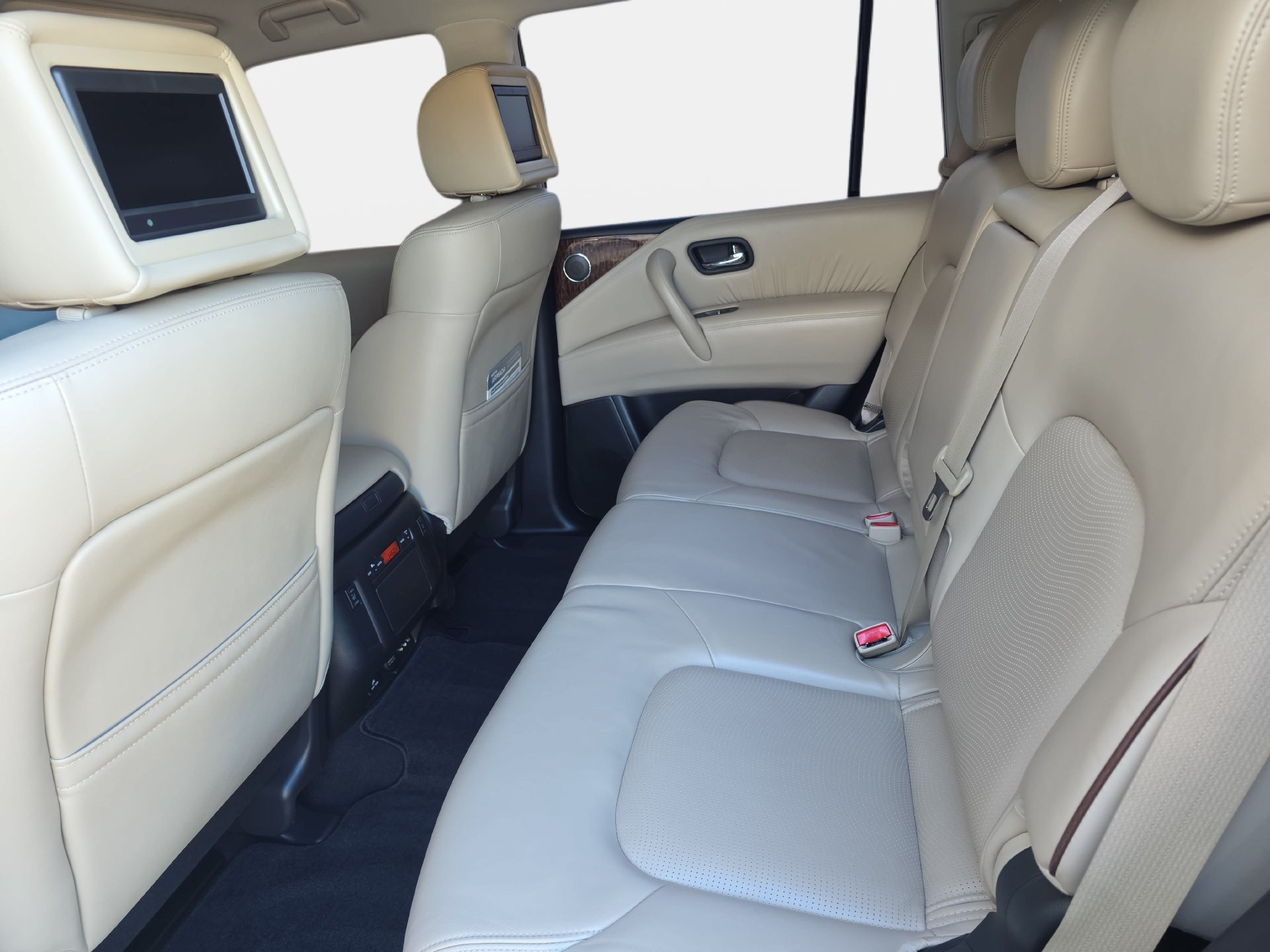Used 2017 Nissan Armada Platinum w/ Interior Lighting Package AWD/4WD image 14