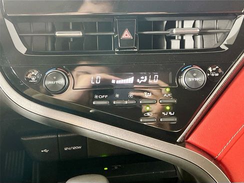 Used 2022 Toyota Camry XSE w/ Navigation Upgrade Package FWD image 16
