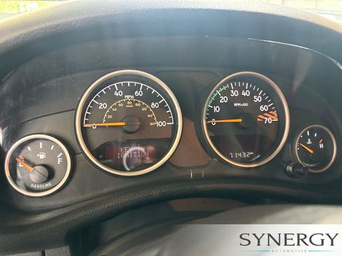 Used 2017 Jeep Wrangler Unlimited Sahara AWD/4WD image 11