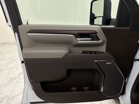 New 2026 GMC Sierra 3500 SLT w/ SLT Convenience Package image 23